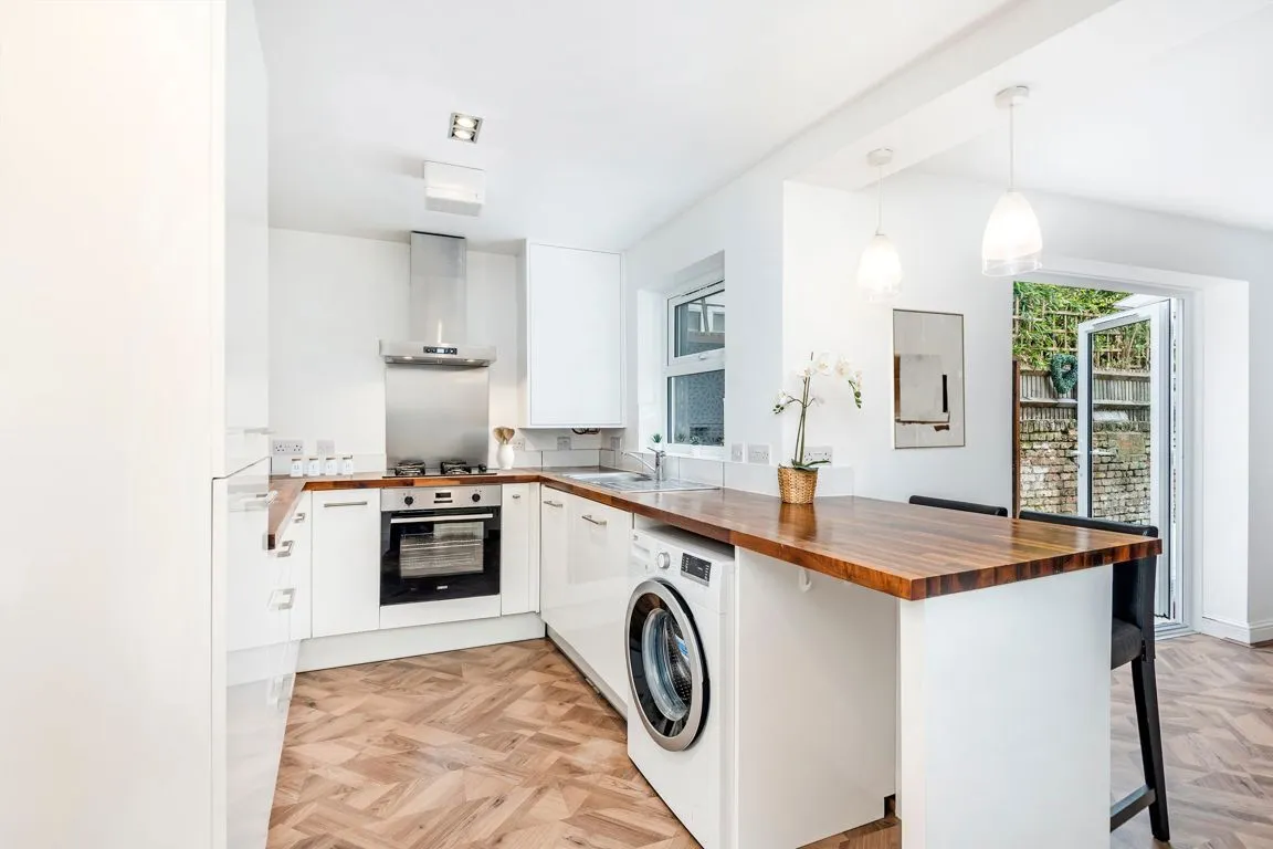 Wellesley Road, W4, photo 2