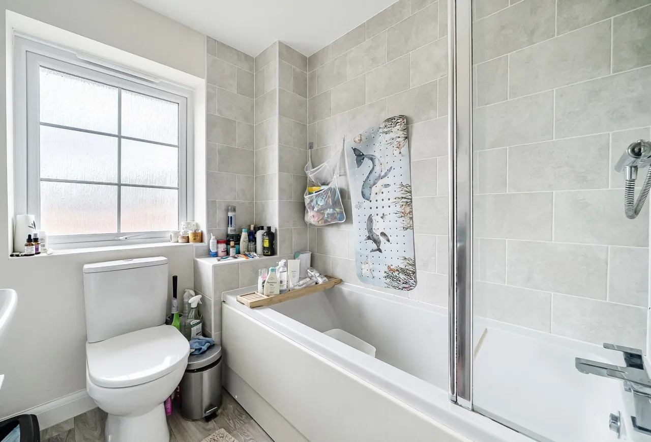 Robert Hulbert Lane, Great Oldbury, GL10 3GT, photo 16
