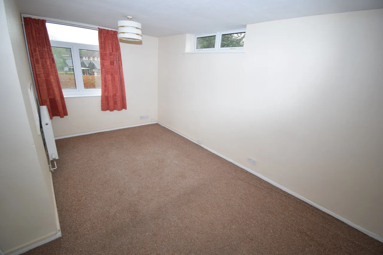 Grand Parade, Station Road, Hook, RG27 9HF, photo 10