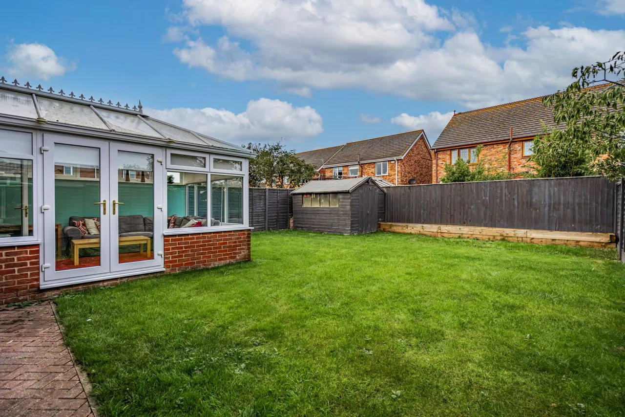 Kempton Vale, Humberston, DN35, photo 16