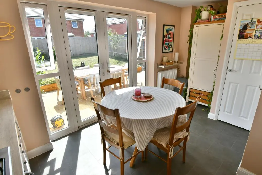 Samways Close, Wimborne, BH21, photo 3