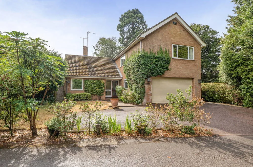 3 bed house for sale — Church Walk, Bilton, Rugby, CV22 7NA