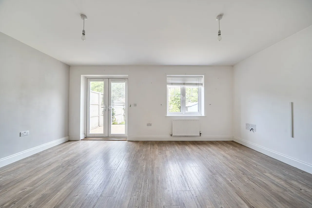 Newick Way, East Grinstead, RH19, photo 4