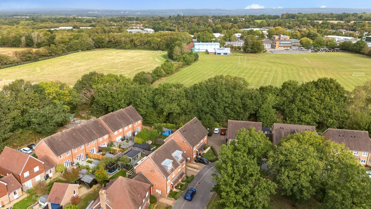 Newick Way, East Grinstead, RH19, photo 28