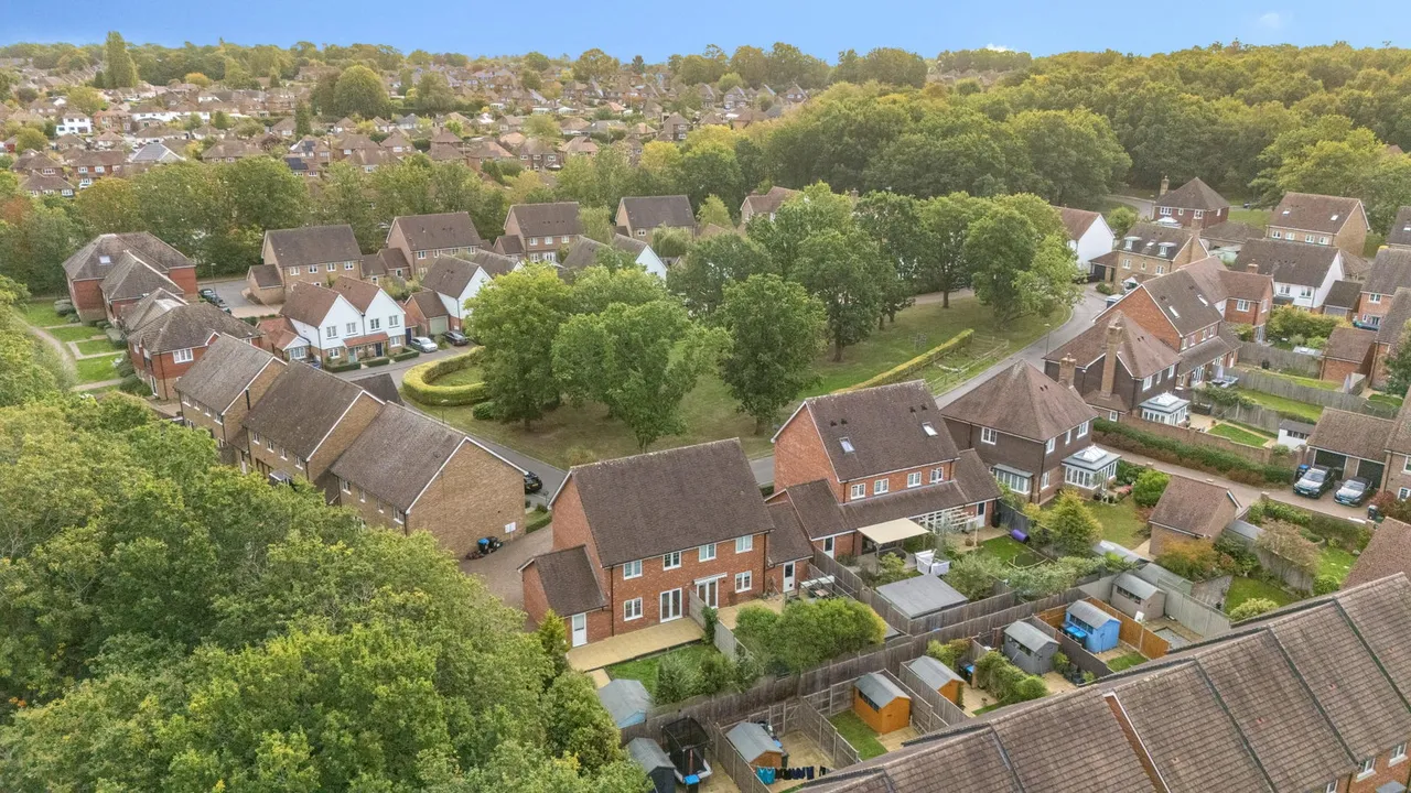Newick Way, East Grinstead, RH19, photo 25