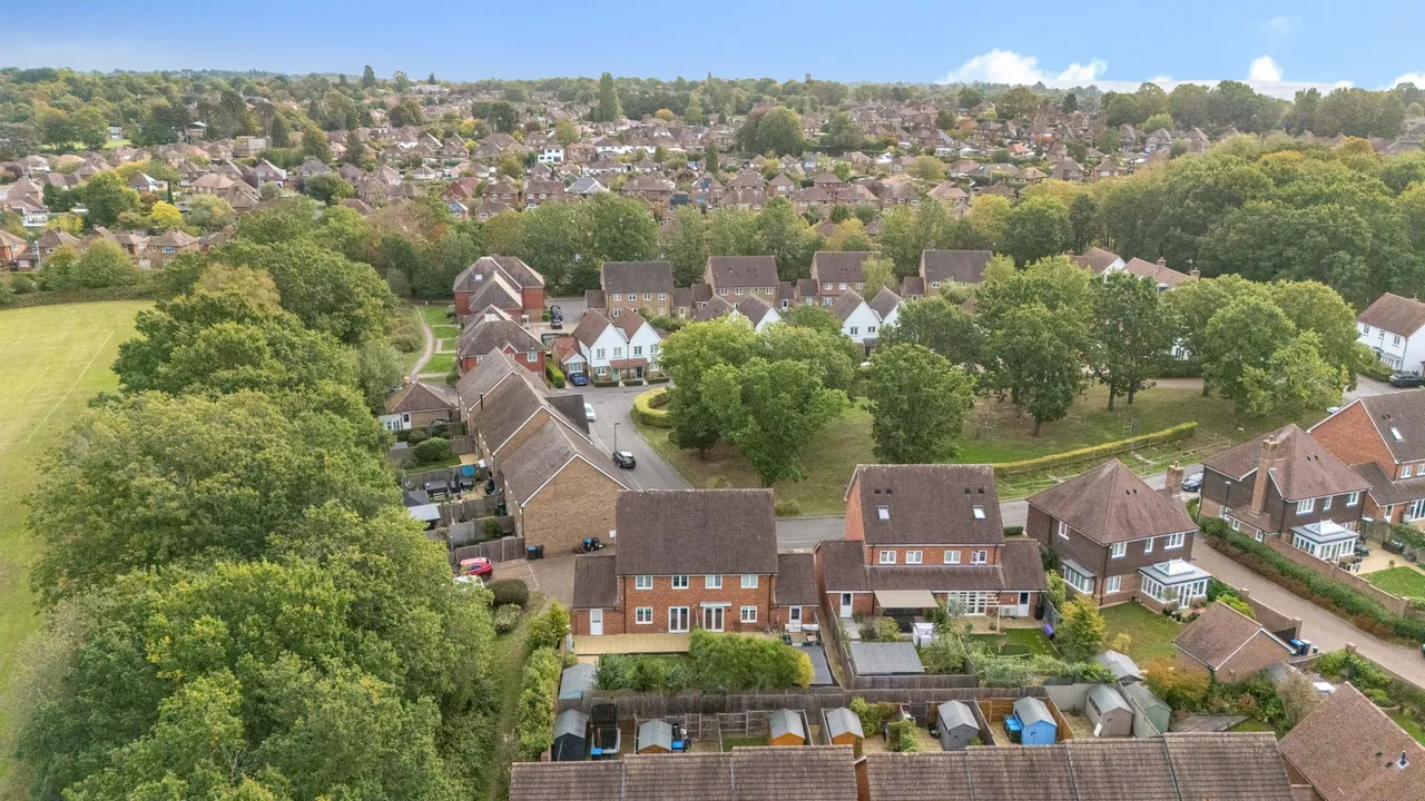 Newick Way, East Grinstead, RH19, photo 26