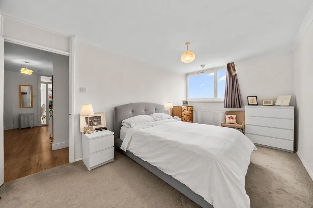 Manor Court, Weybridge KT13 8RG, photo 9