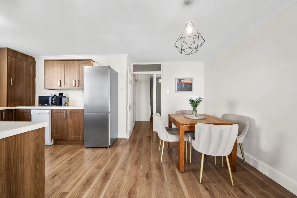 Manor Court, Weybridge KT13 8RG, photo 6