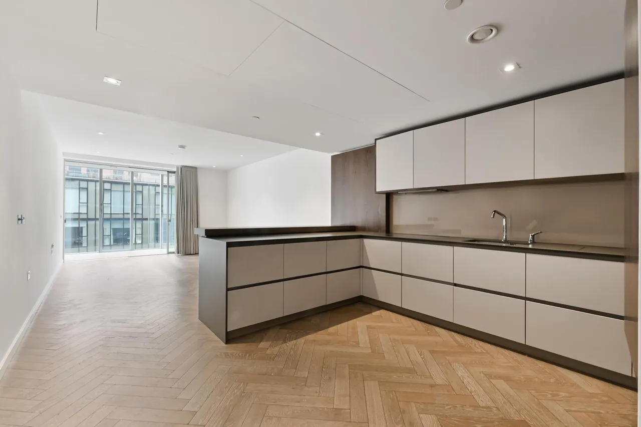 Circus Road West, SW11, photo 10