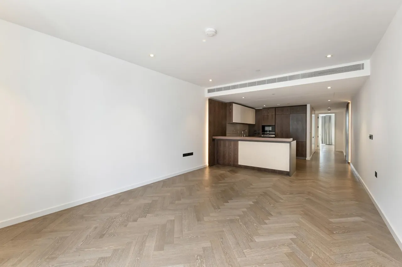 Circus Road West, SW11, photo 3