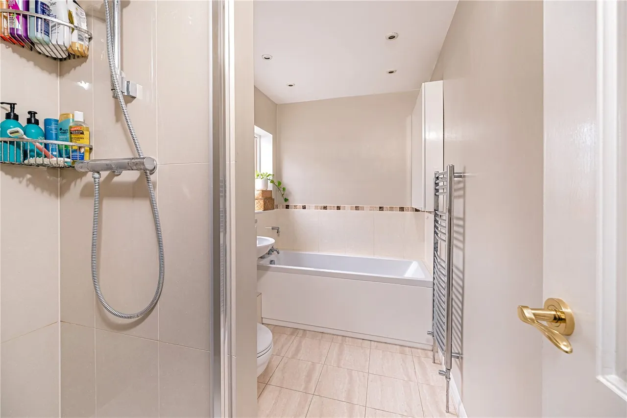 First Cross Road, Twickenham, TW2 5QA, photo 8