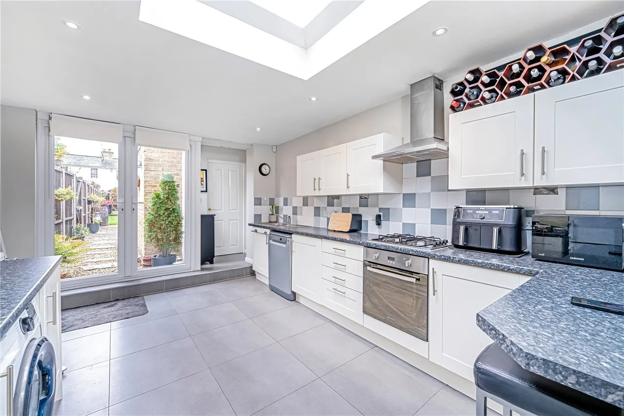 First Cross Road, Twickenham, TW2 5QA, photo 5
