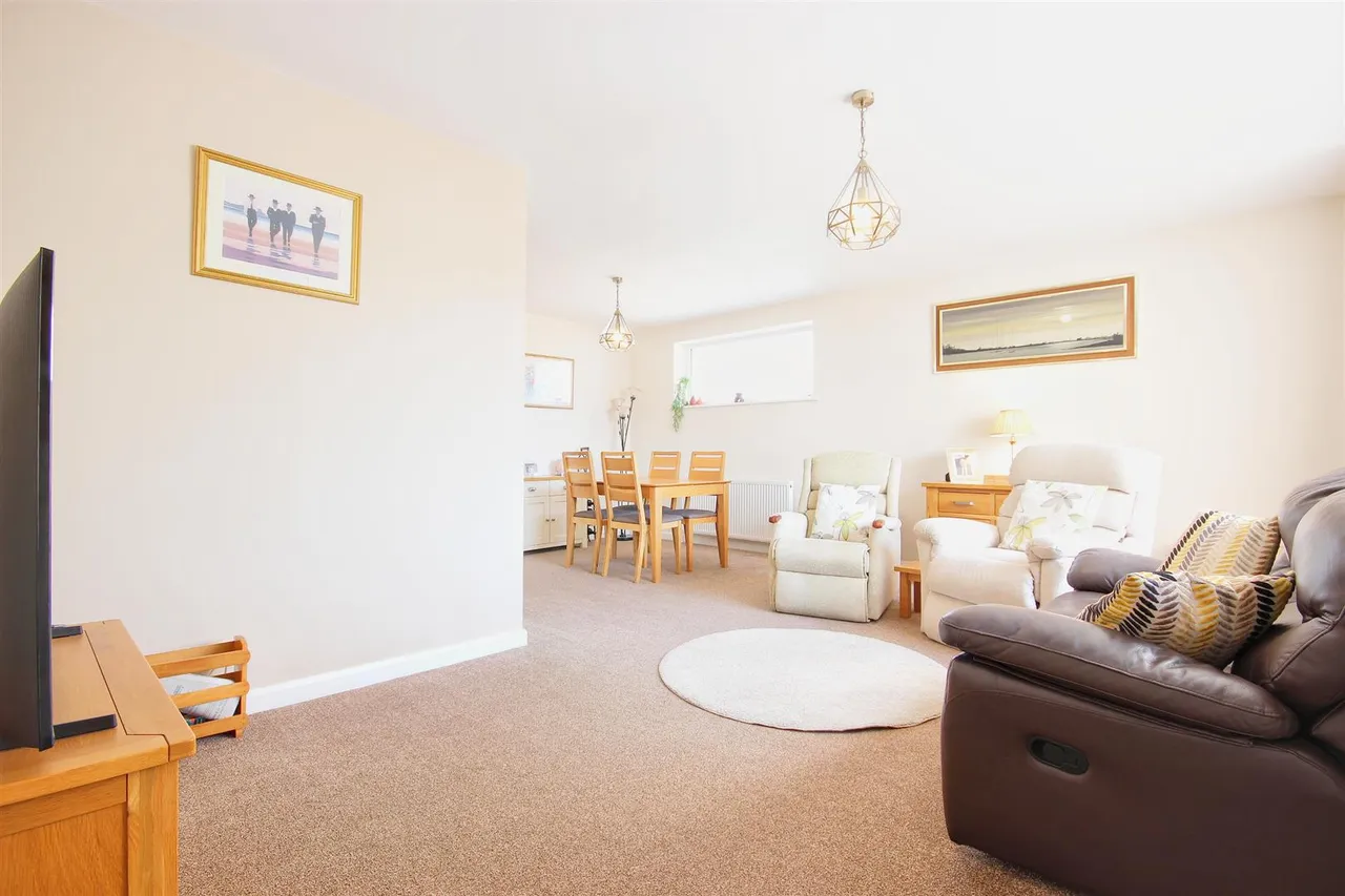 Draycott Avenue, Hornsea, photo 3