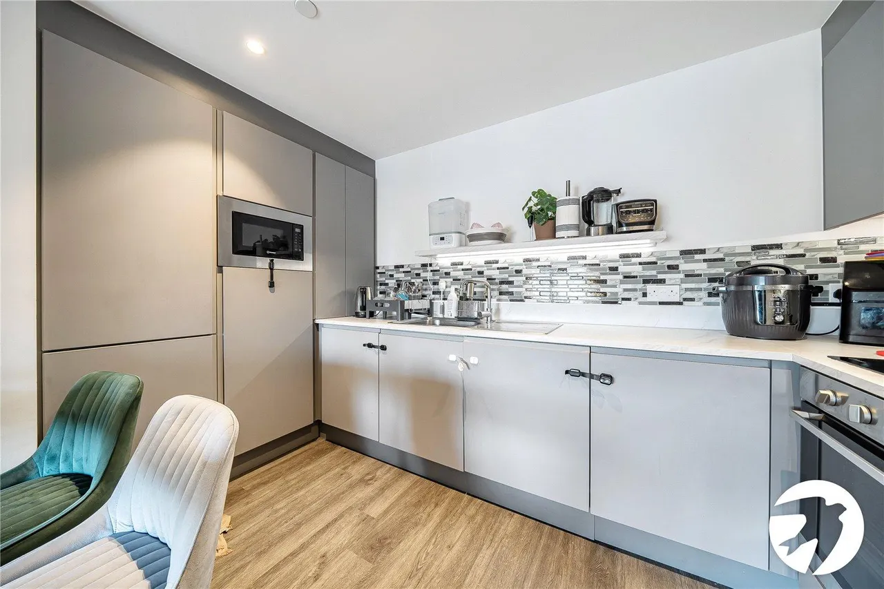 Felixstowe Road, SE2, photo 13