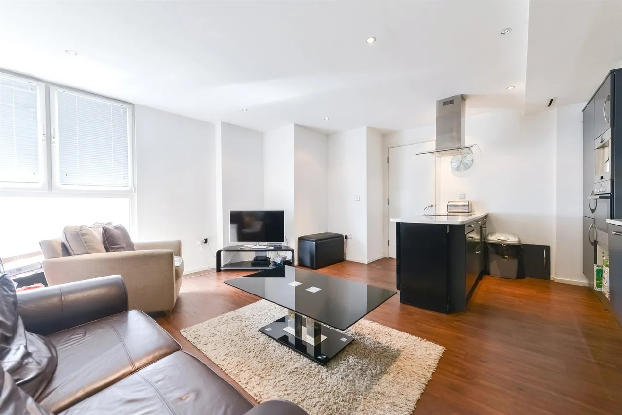 2 bed flat for sale, Western Gateway, London, E16