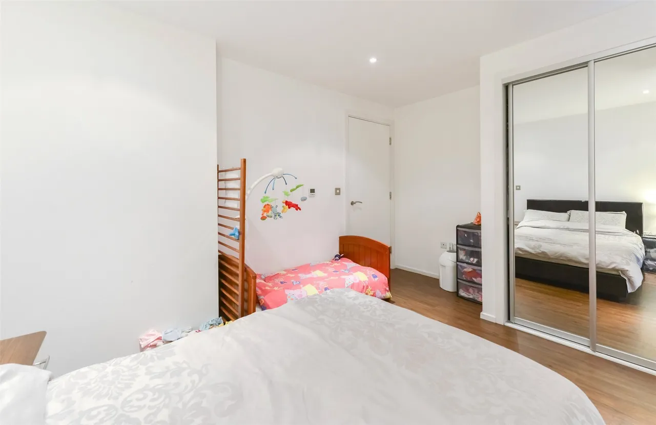 Western Gateway, London, E16, photo 4