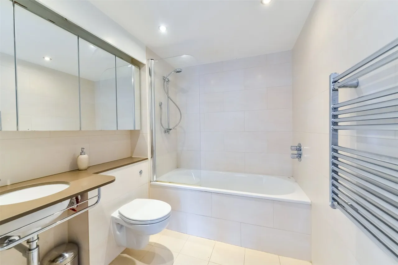 Western Gateway, London, E16, photo 6