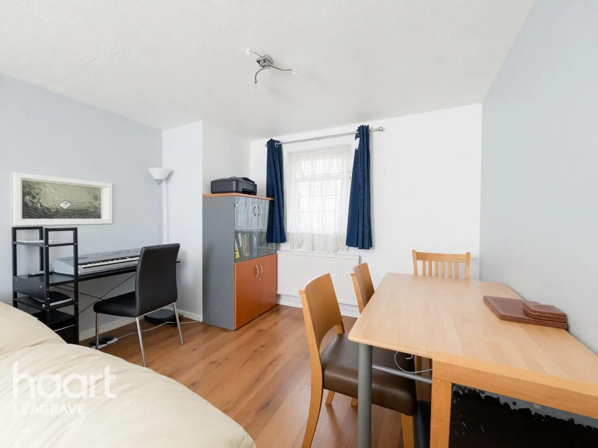 Morris Close, Luton, LU3, photo 8