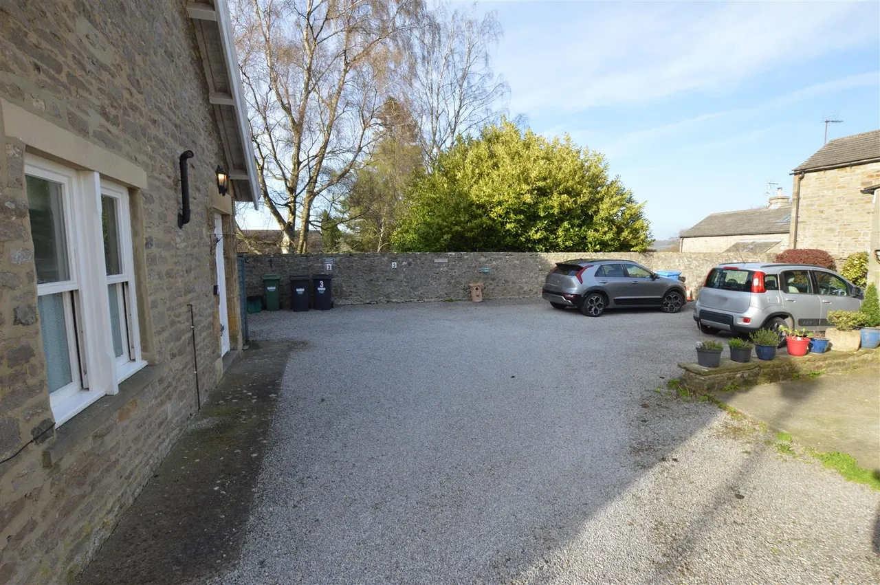 Old School Close, West Witton, photo 8