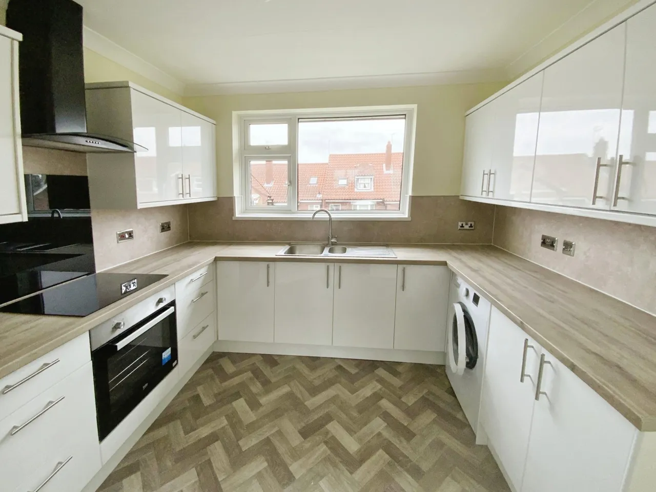 2 bed flat for sale, South Street, Cottingham, HU16