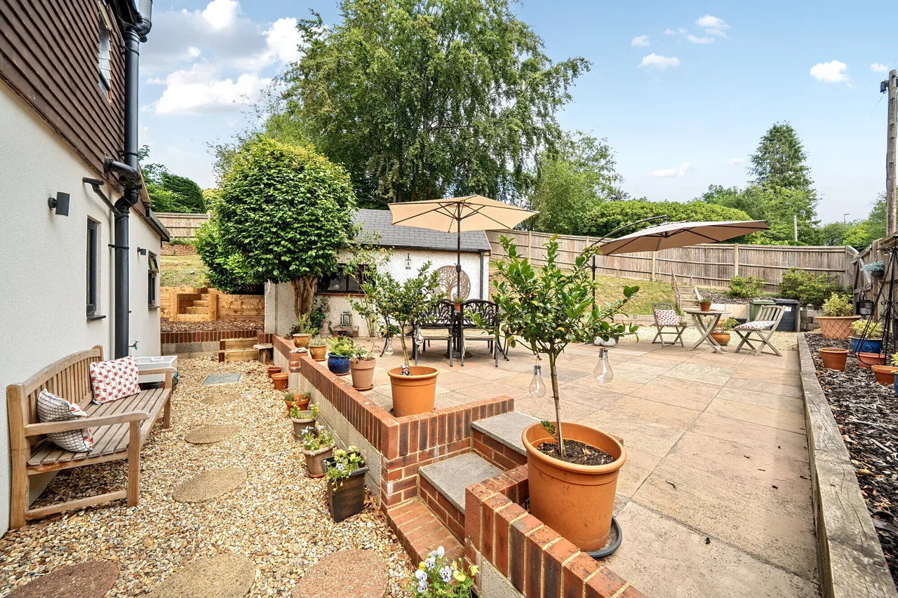 London Road, Liphook, GU30, photo 3