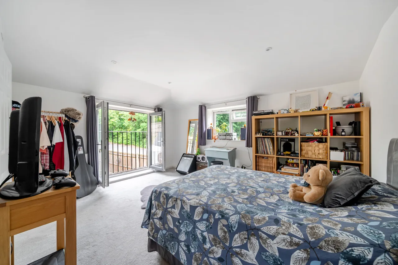 London Road, Liphook, GU30, photo 8