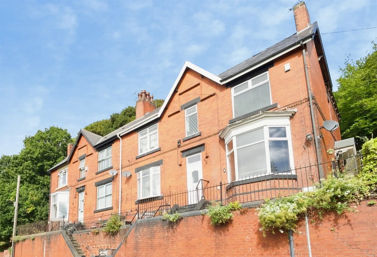 2 bed house for sale — Station Road, Worsbrough, Barnsley