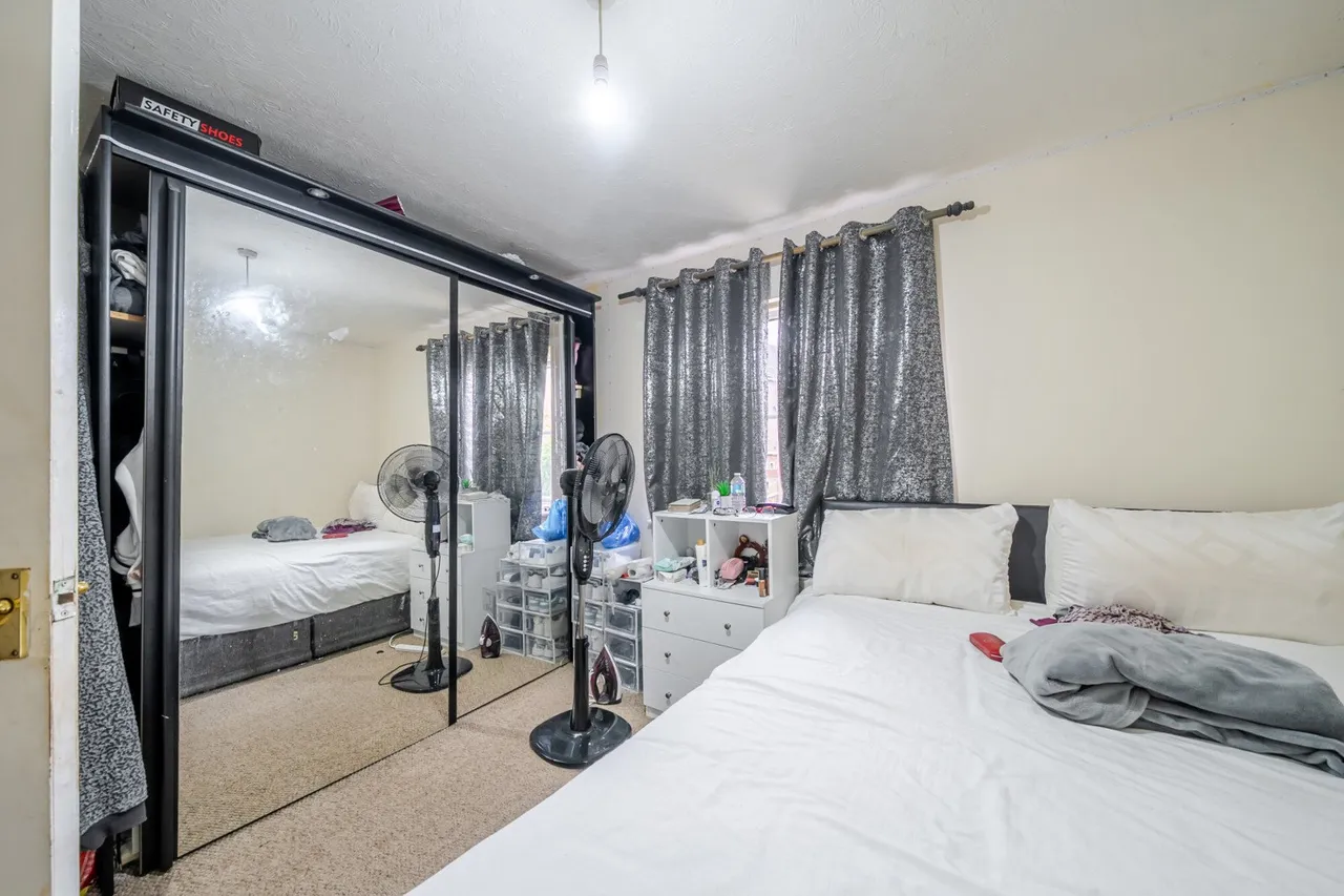 Troon Close, SE28, photo 6