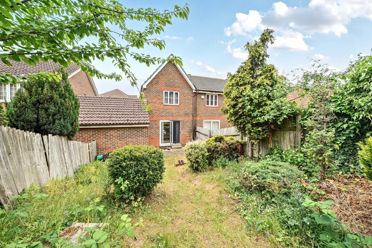 Troon Close, SE28, photo 7