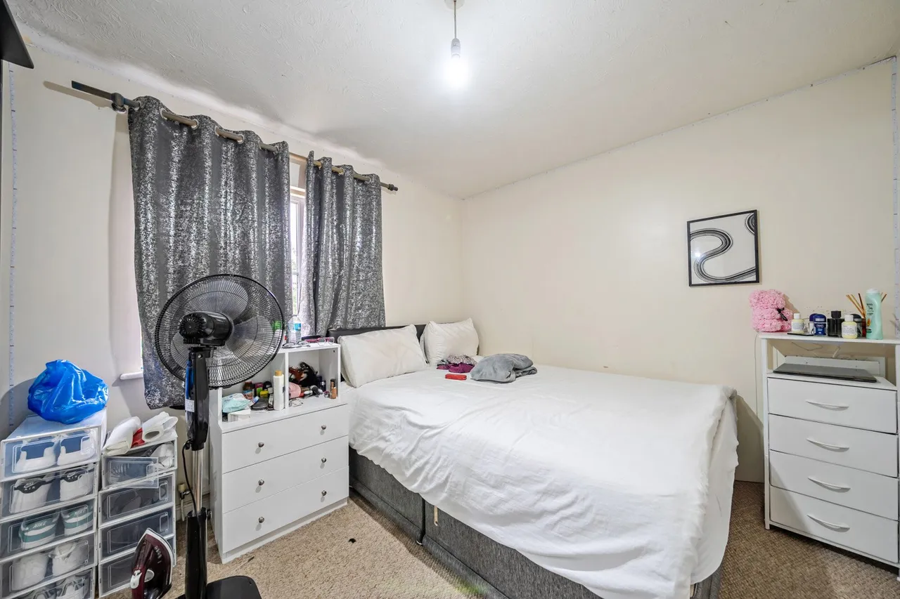 Troon Close, SE28, photo 10