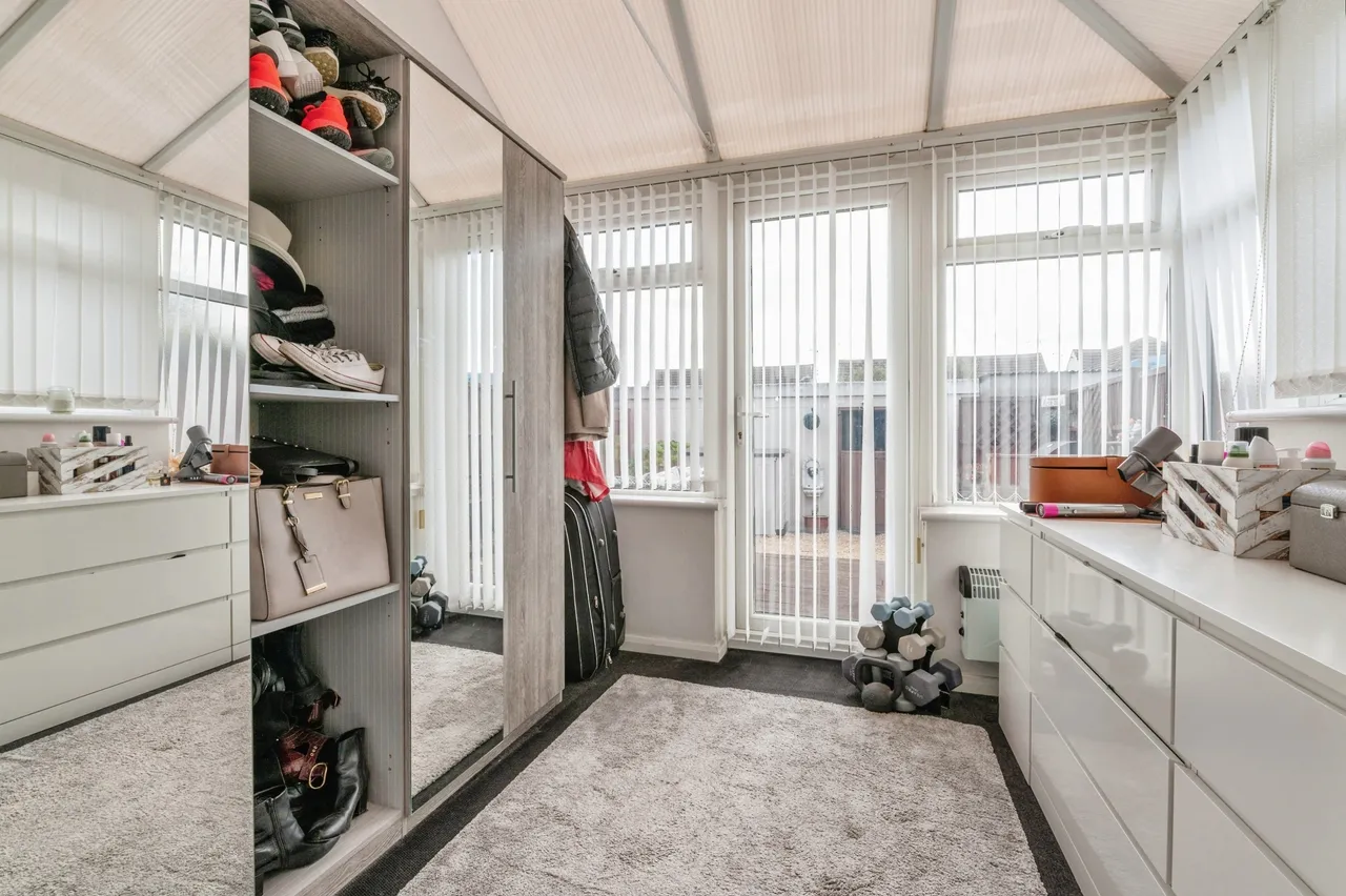 Essex Gardens, Linford, Stanford-le-Hope, Essex, SS17, photo 10