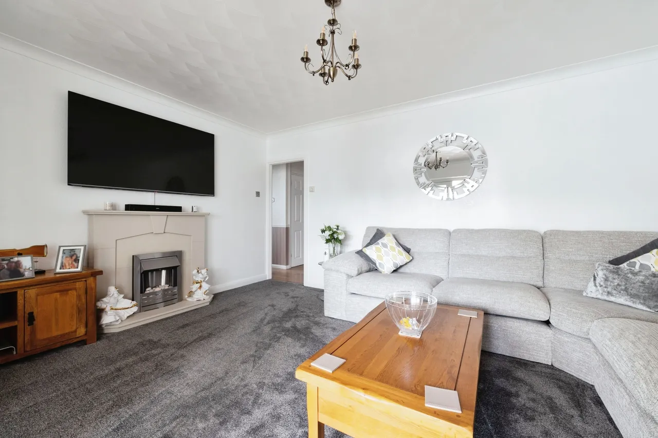 Essex Gardens, Linford, Stanford-le-Hope, Essex, SS17, photo 8