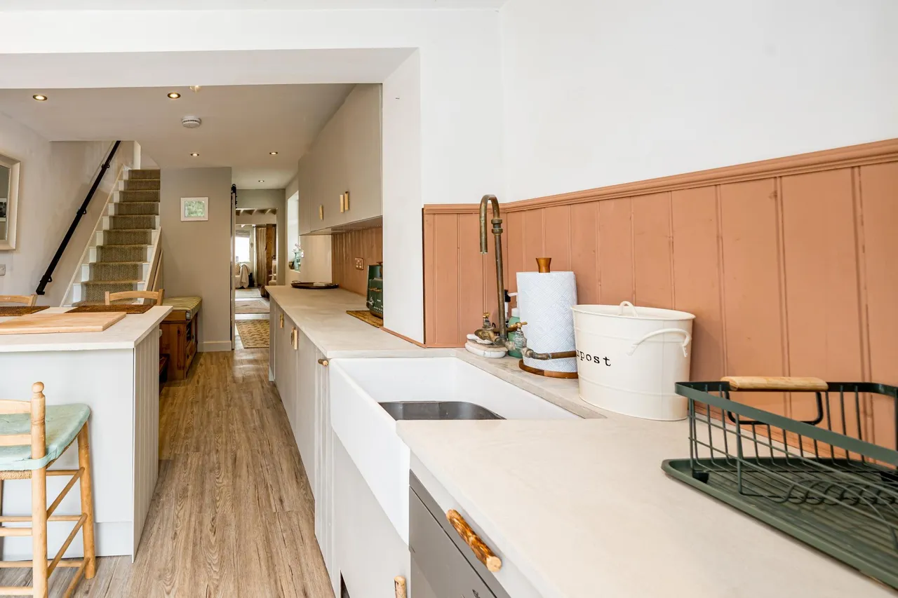 Model Row, Buckland, HP22, photo 8