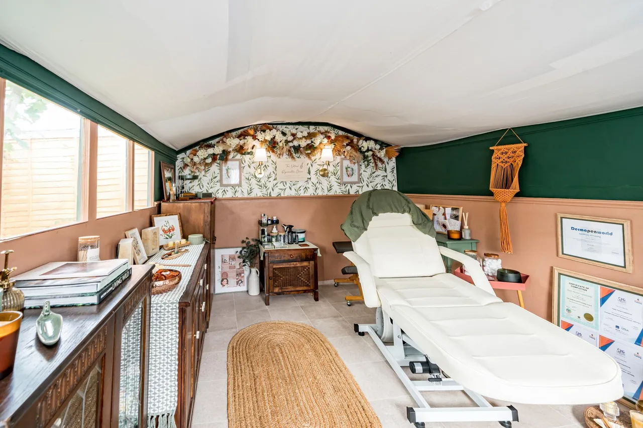 Model Row, Buckland, HP22, photo 20
