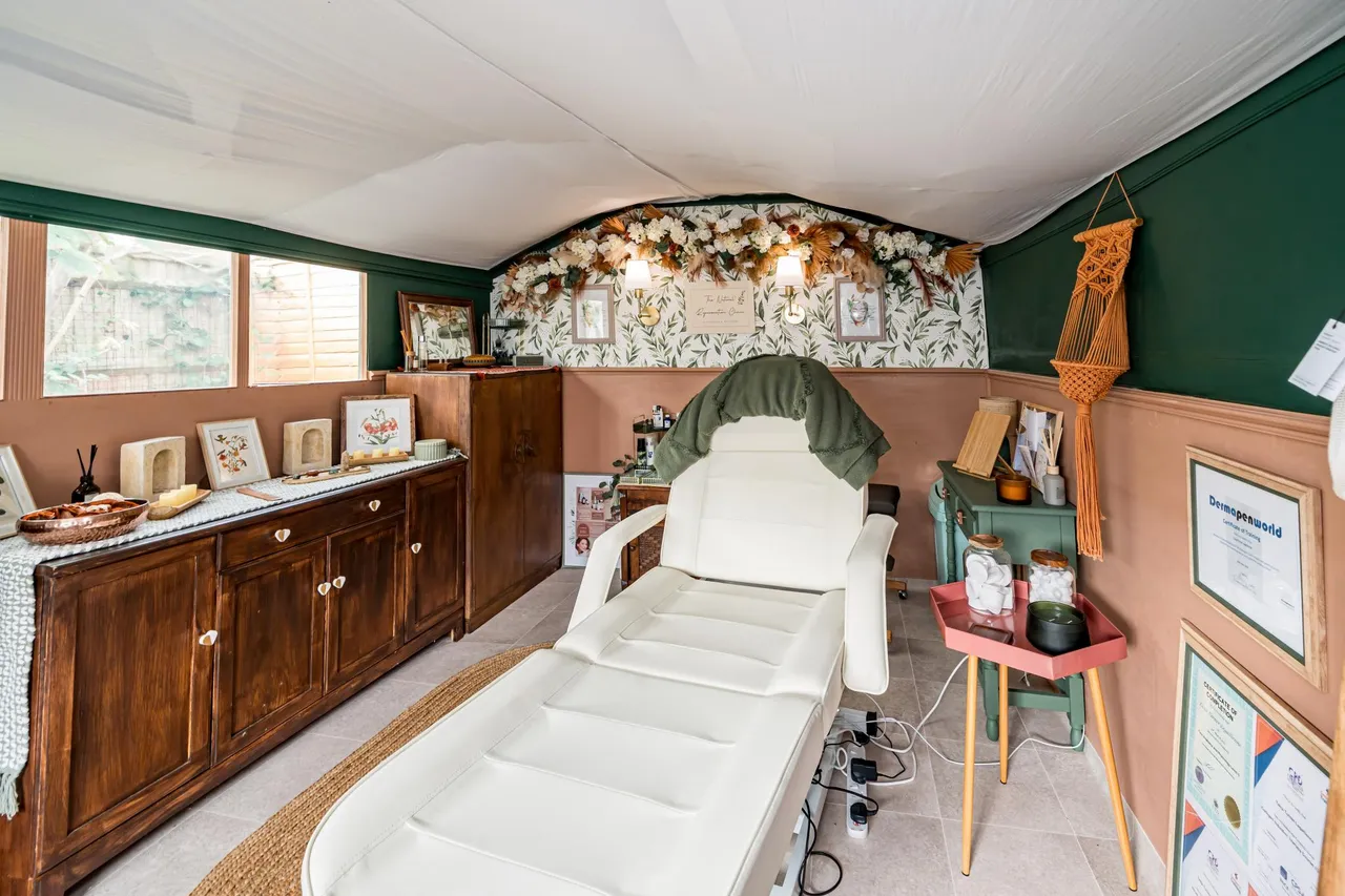 Model Row, Buckland, HP22, photo 22
