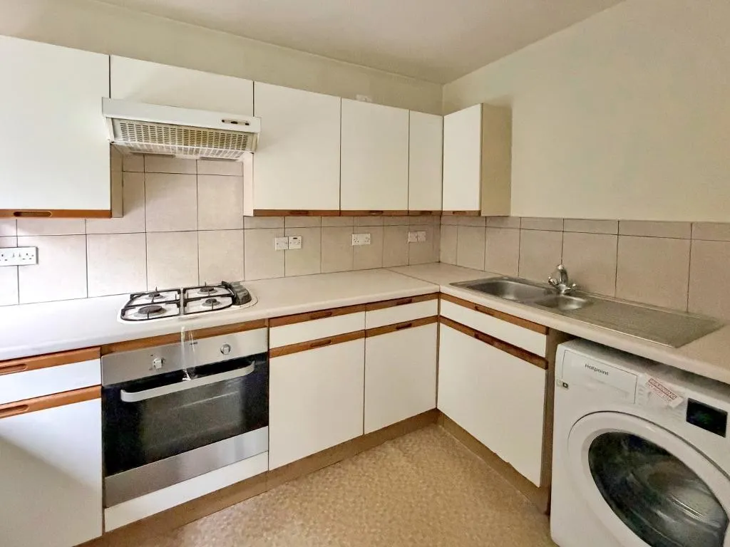 Hillside Road, Whyteleafe, photo 2