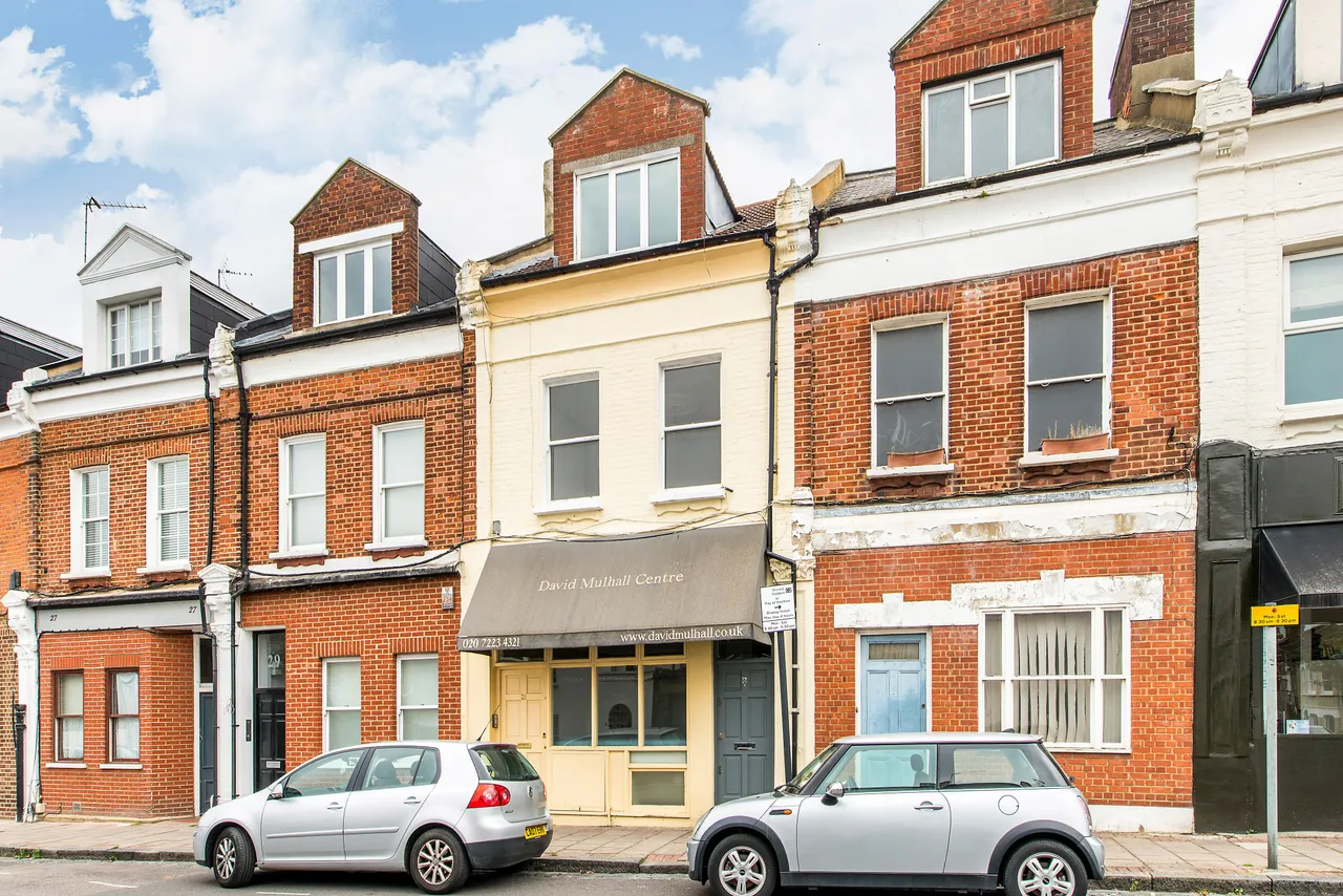 2 bed flat to rent — 31a Webbs Road, London