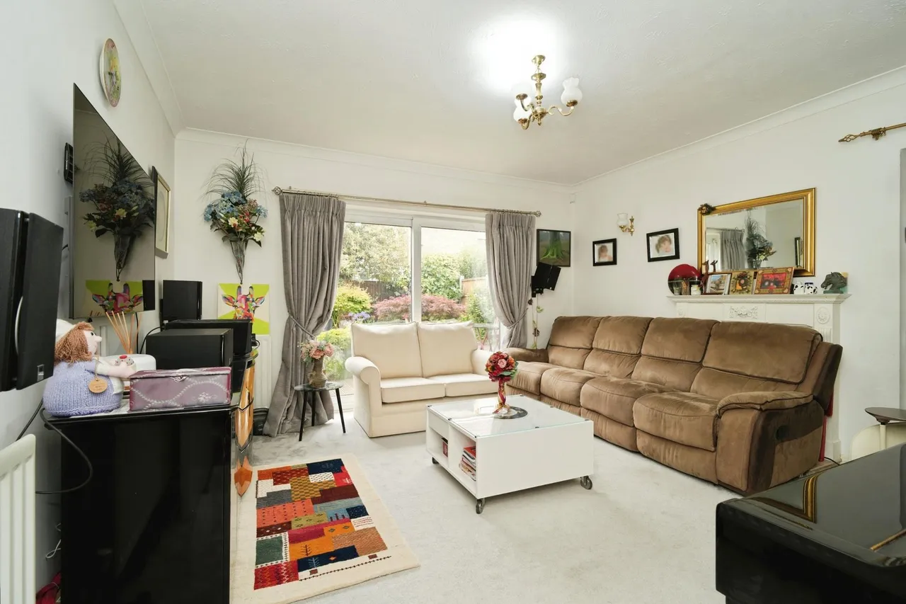 Charleston Close, Sale, M33, photo 14