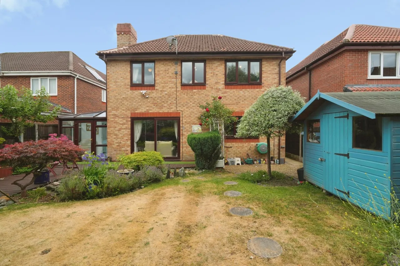 Charleston Close, Sale, M33, photo 8