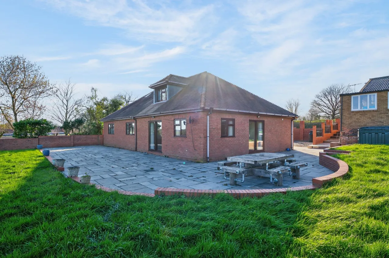 The Bungalow Hadzor Droitwich, WR9, photo 2