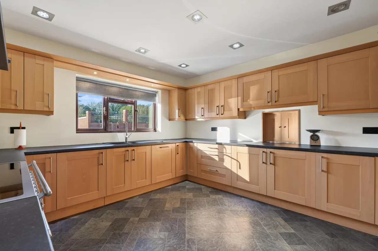 The Bungalow Hadzor Droitwich, WR9, photo 11