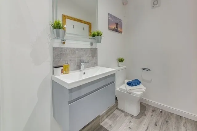 Swenson Avenue, NG7, photo 14