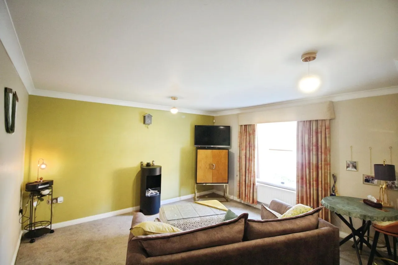 Turnberry Gardens, Wakefield, WF3, photo 5