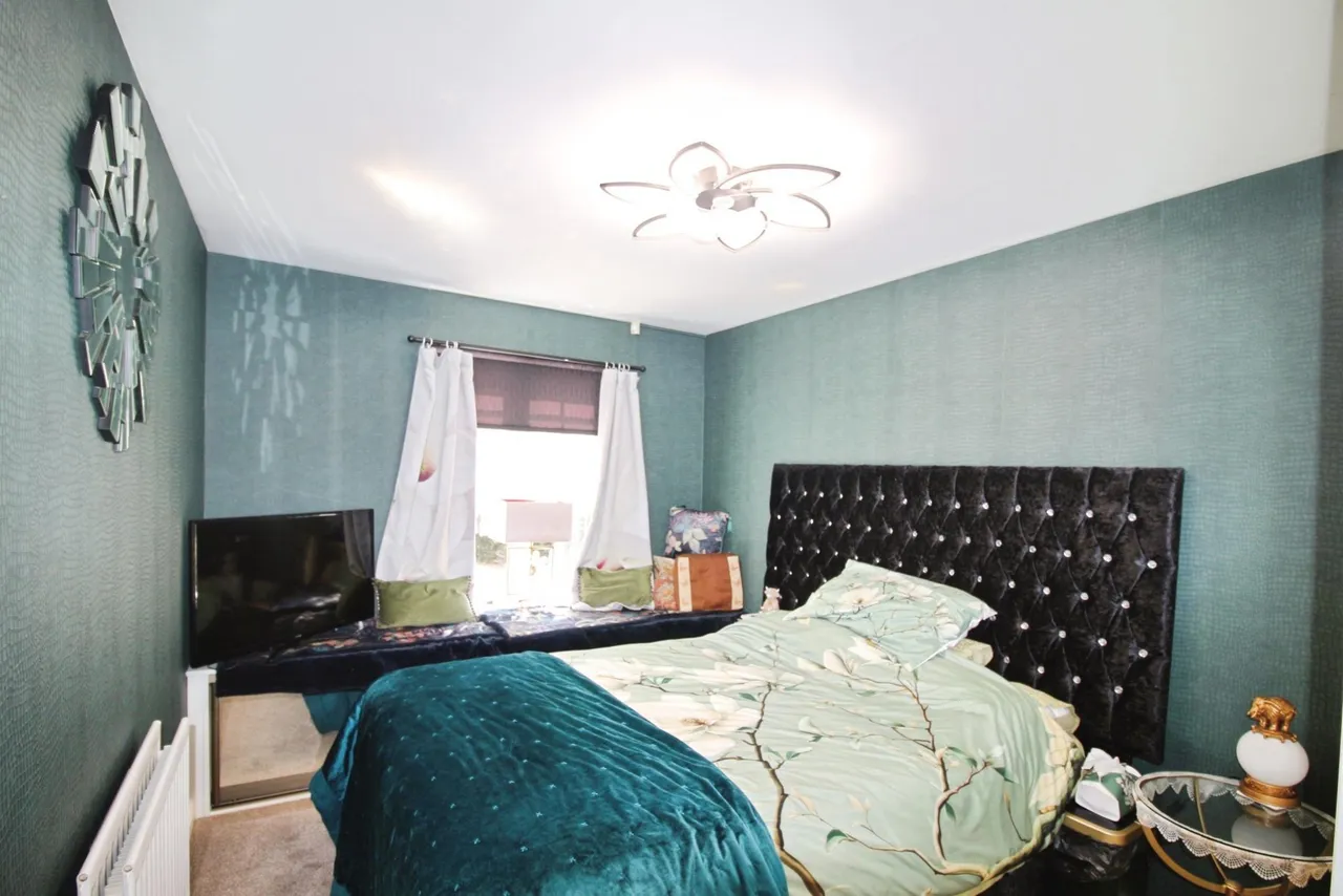 Turnberry Gardens, Wakefield, WF3, photo 6