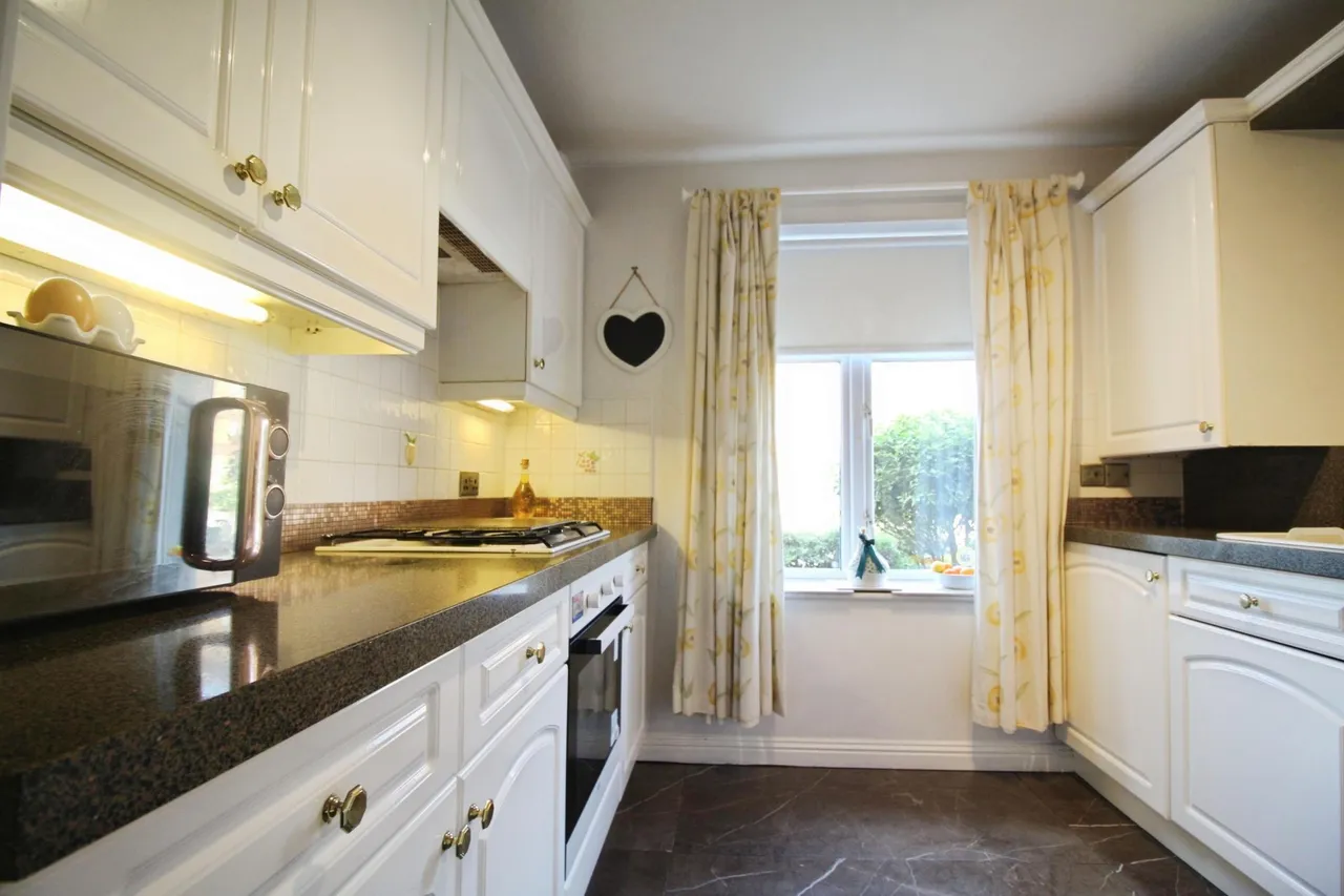 Turnberry Gardens, Wakefield, WF3, photo 3