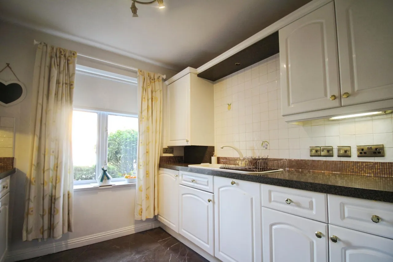 Turnberry Gardens, Wakefield, WF3, photo 4