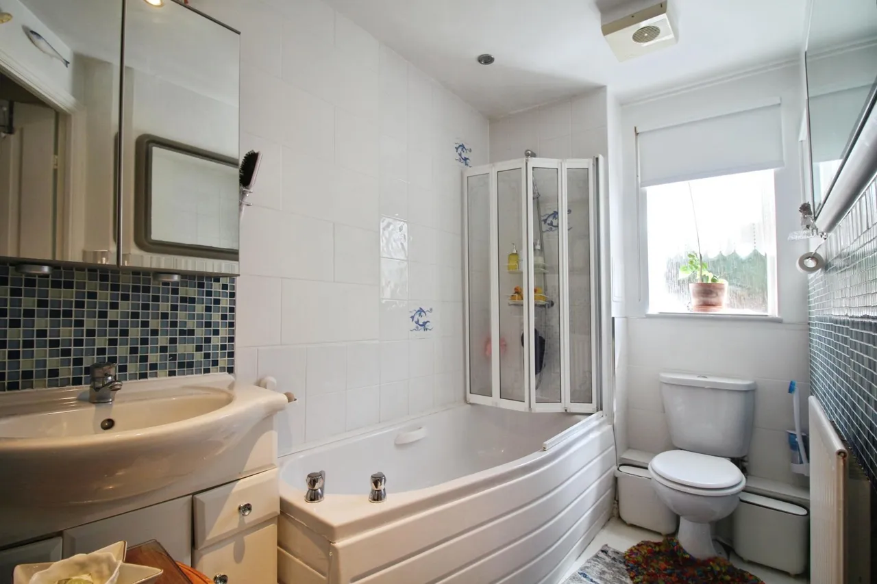 Turnberry Gardens, Wakefield, WF3, photo 7