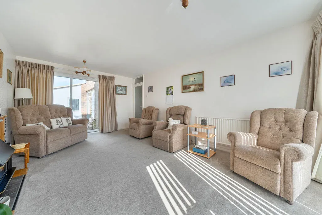Ainsdale Close, Bletchley, Milton Keynes, Buckinghamshire, MK3 7TP, photo 2