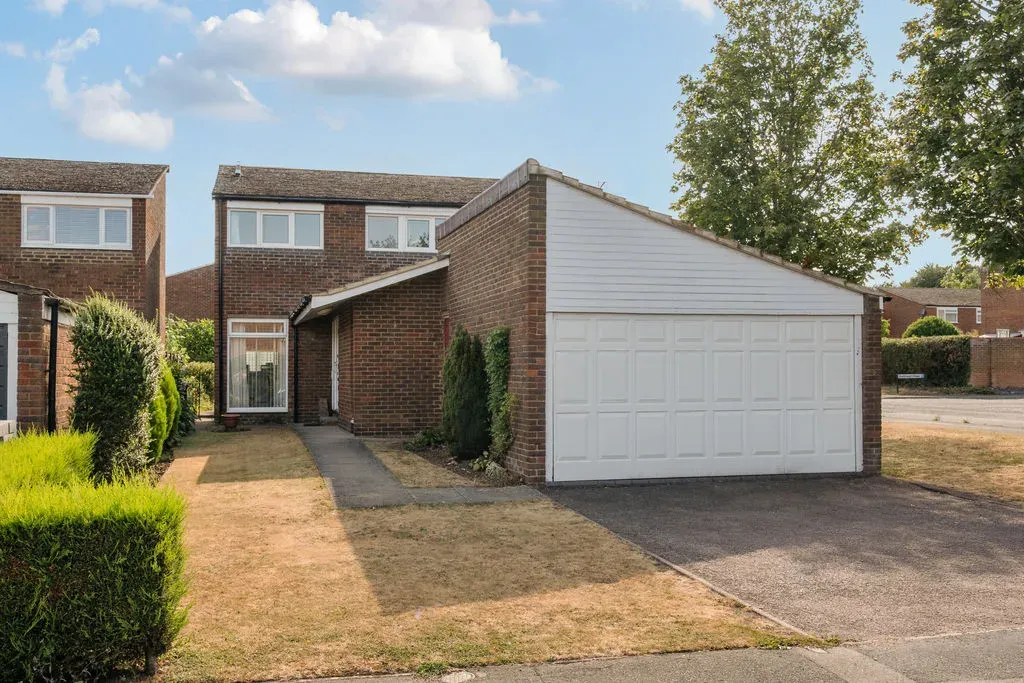 3 bed house for sale — Ainsdale Close, Bletchley, Milton Keynes, Buckinghamshire, MK3 7TP