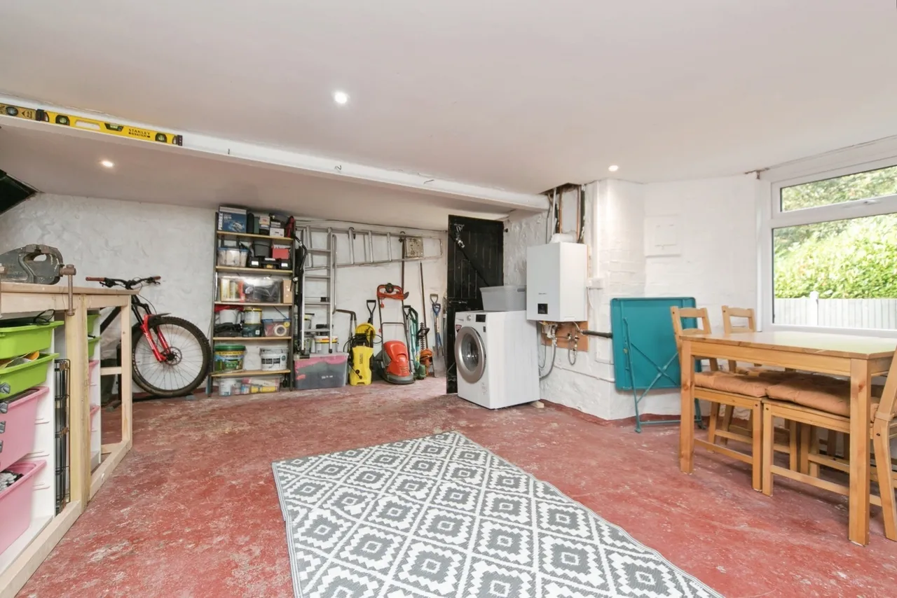 Dingle Hill, Colwyn Bay, LL29, photo 16